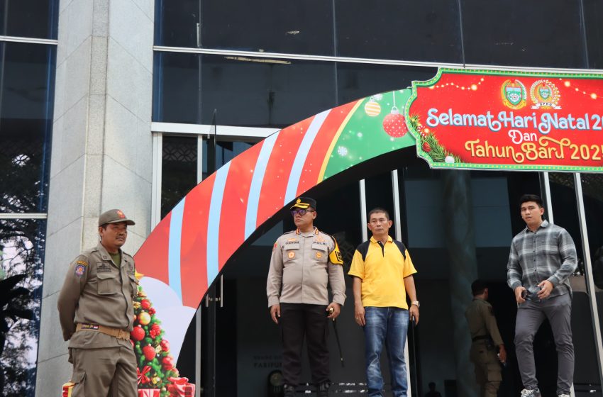  Kapolrestabes Medan Turun Langsung Pantau Demo Tolak Kenaikan PPN 12 Persen di Gedung DPRD Sumut