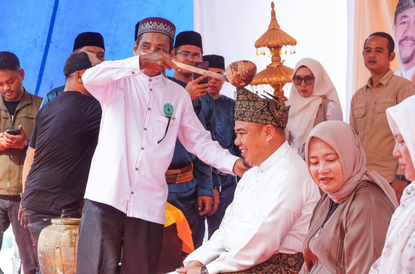  Sambut Bulan Suci Ramadhan, Wabup Syafrizal Mandi Belimau