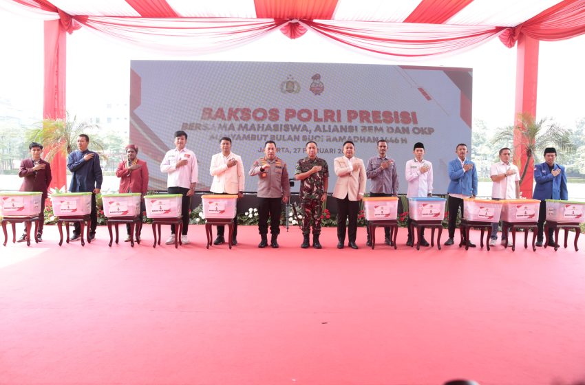  Kapolri dan Panglima TNI Bagikan Ribuan Bansos Jelang Ramadan 1446 H