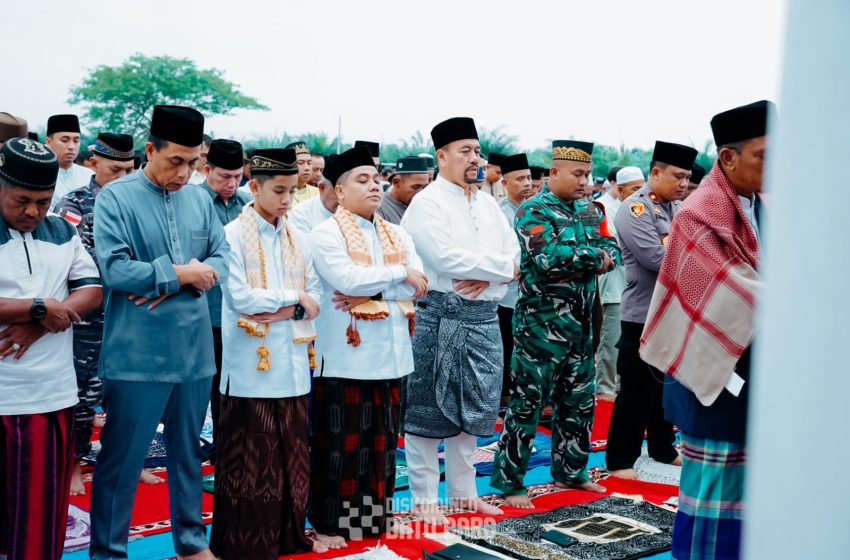  Bupati Batu Bara Laksanakan Sholat Idul Fitri