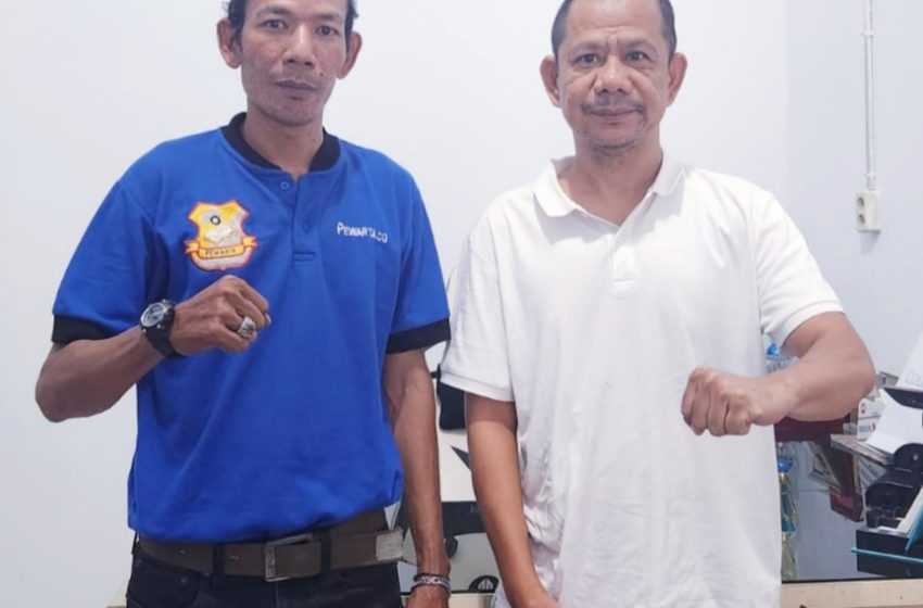  Ramadan Penuh Berkah, Ketua Pewarta Serahkan Sembako di Jumat Barokah