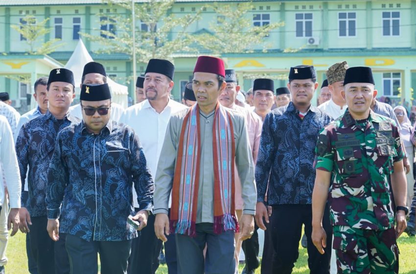  Bupati Batu Bara Hadiri Tabligh Akbar Bersama UAS, Mendoakan Keselamatan Prajurit Satgas di Papua
