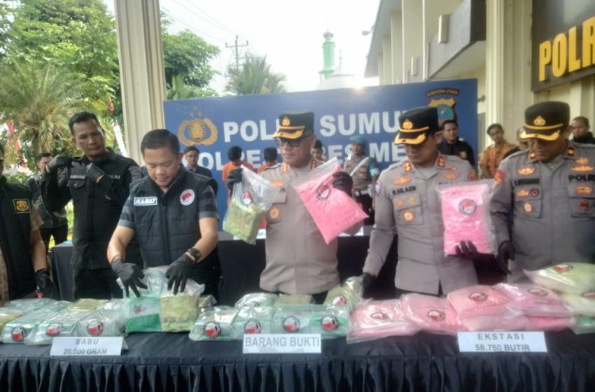  Polisi Tangkap Kurir Puluhan Kilogram Sabu dan Ekstasi Jaringan Malaysia