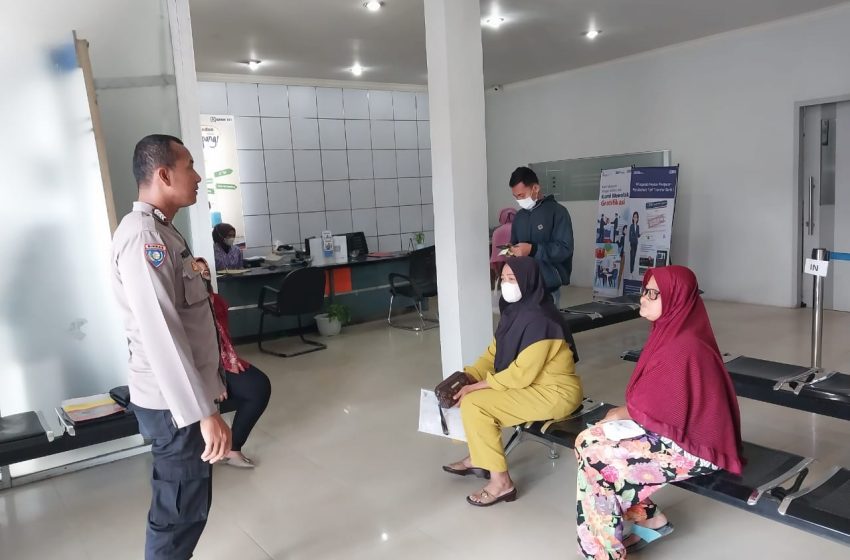  Personil Sat Binmas Polres Batu Bara Giat Cooling System Seputar Bank BRI Lima Puluh