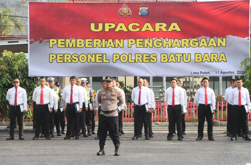  Polres Batu Bara Mengelar Upacara Pemberian Penghargaan 31 Anggota Yang Berprestasi