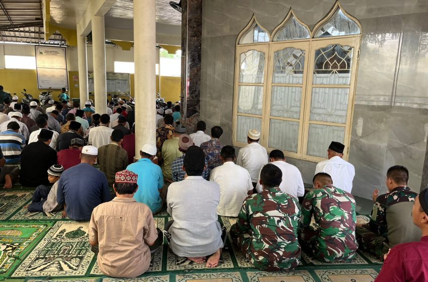  Satgas TMMD 126 Kodim 0201 Medan Shalat Jumat Berjamaah Bersama Warga Marelan