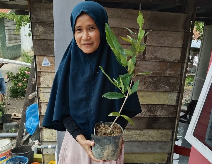  Adek, Istri Syafarudin, Kembali Produktif Setelah Rumah Selesai Diperbaiki
