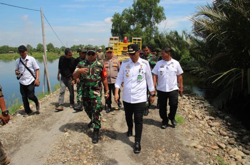  Satgas TMMD 126 Kodim 0201 Medan Genjot Pengerjaan Jalan dan Bronjong di Paya Pasir