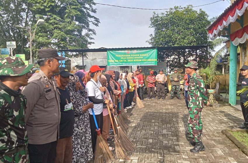  Babinsa Jadi Motor Penggerak Warga Paya Pasir dalam Penanaman Pohon TMMD 126 Kodim 0201/Medan