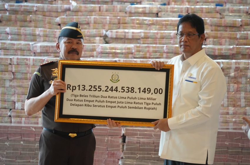  Penyerahan Uang Pengganti Kerugian Negara Rp13,2 Triliun Perkara CPO Minyak Goreng Terdakwa Korporasi  