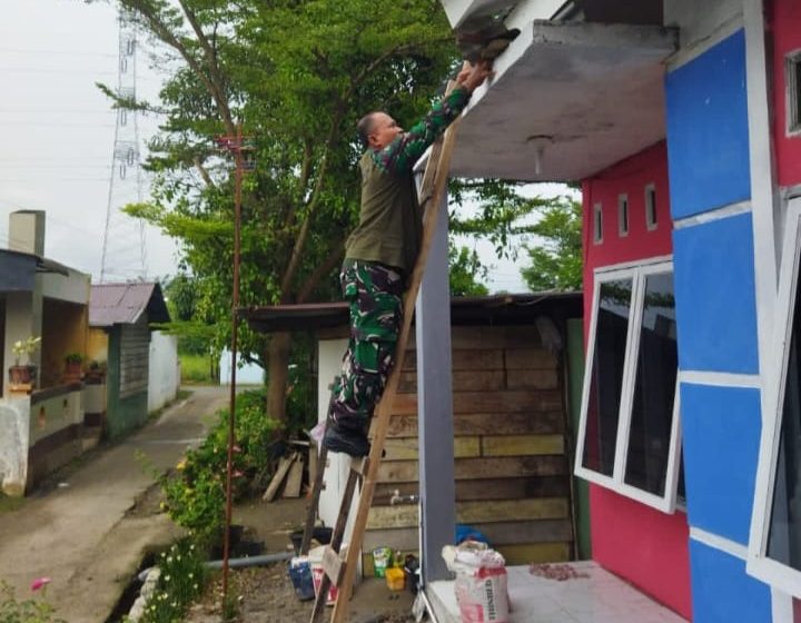  Jelang Penutupan, Satgas TMMD 126 Fokus Pemasangan Material Akhir Dua Unit RTLH ​