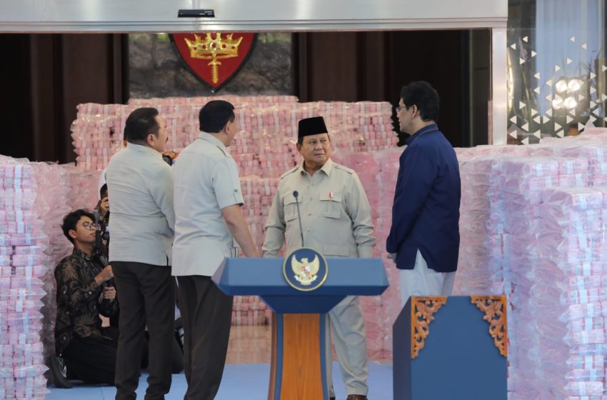  Penyerahan Tahap V Satgas PKH Penguasaan Kembali Kawasan Hutan dan Pengembalian Uang Kerugian Negara