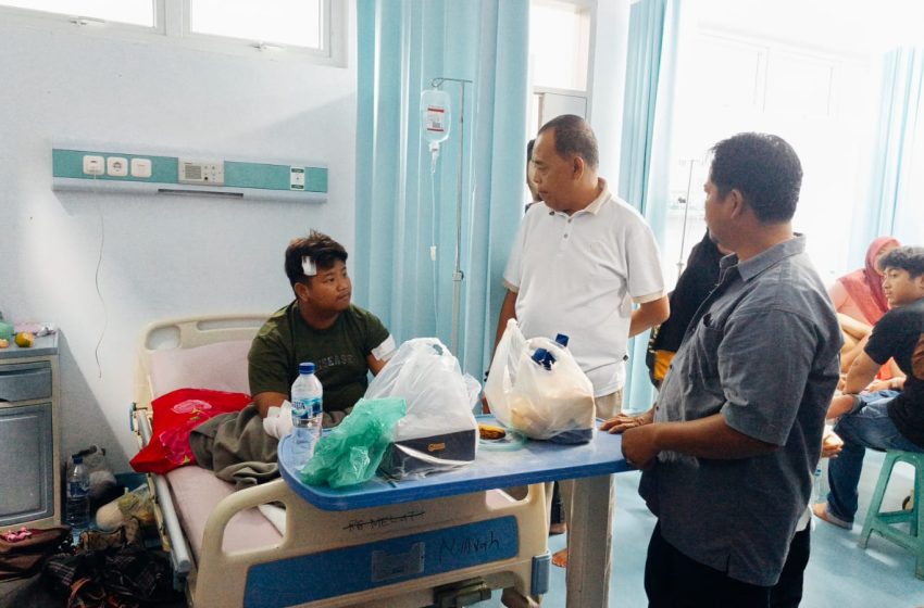  Anggota DPRD Sumut Jenguk Korban Pelajar Tangannya Ditebas : Sikat Habis Begal Makin ‘Mengganas’ di Binjai