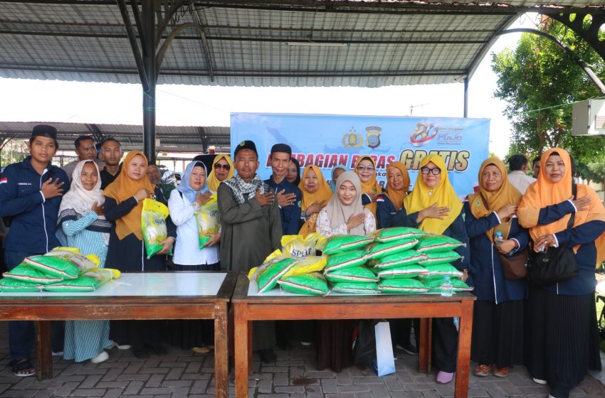  Hari Bhayangkara ke-80, Polda Sumut Salurkan Bantuan Beras untuk Penggali Kubur, Bilal Mayit hingga Tukang Becak