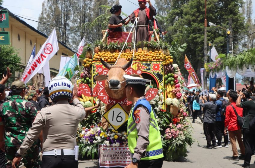  Festival Bunga dan Buah Karo 2026 Resmi Dibuka, Ribuan Pengunjung Padati Berastagi 