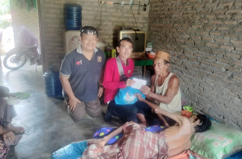  PWI Batu Bara Peduli, Ruslan Terima Santunan dan Sembako untuk Bantu Pengobatan