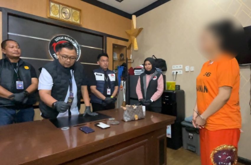  Polrestabes Medan Ringkus DJ Cantik Edarkan Vape Narkoba Batman di THM Lion 