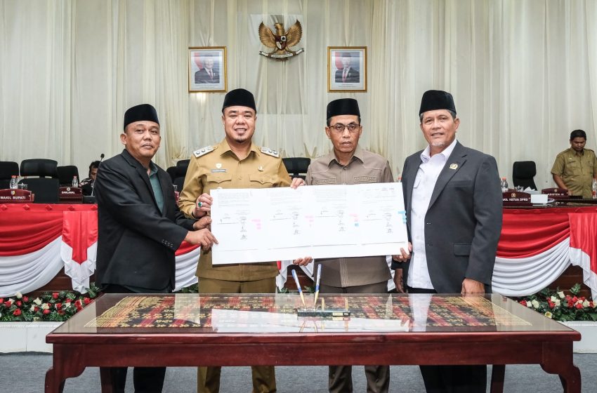  Wabup Batu Bara Hadiri Rapat Paripurna Pendapat Akhir Fraksi terhadap rancangan KUPA – PPAS