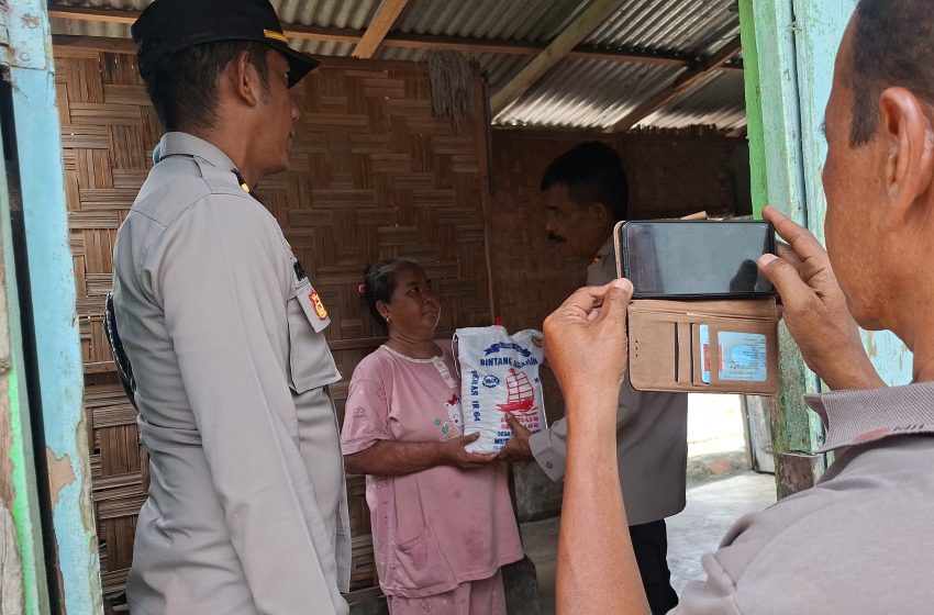  Polsek Medang Deras Salurkan Tali Asih kepada Warga Terdampak Angin Kencang