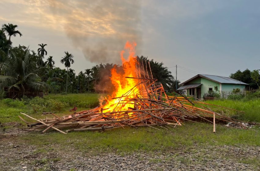  Polisi Gerebek Sarang Narkoba Desa Serba Jadii Sunggal, 6 Barak Pompa Dibakar 