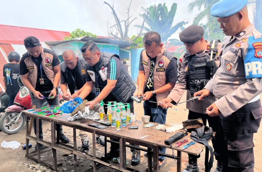  Polisi Gerebek Sarang Narkoba Desa Mencirim Kutalimbaru, Bandar Narkoba Pakai Pistol dan Sajam Diringkus