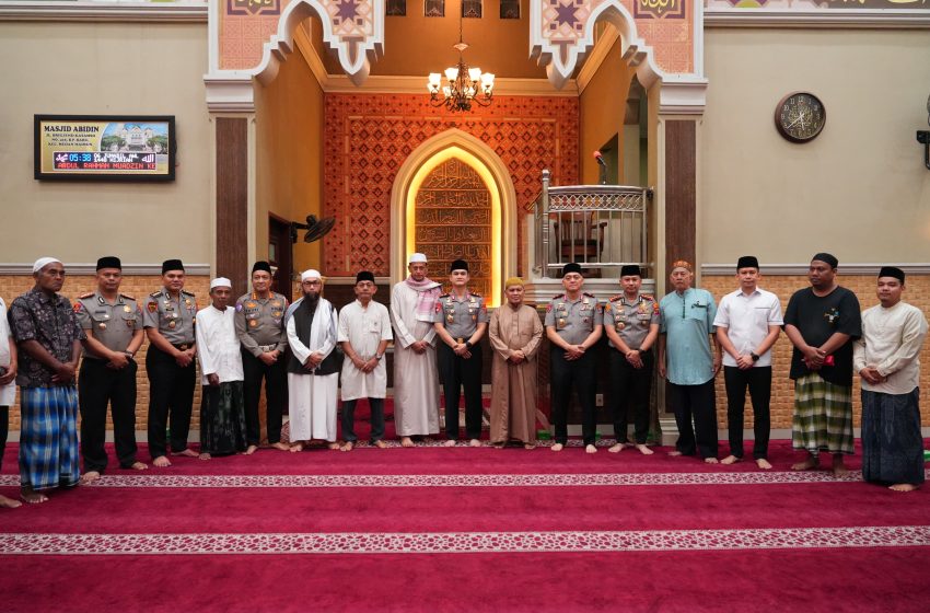  Sholat Subuh Bersama Masyarakat, Kapolda Sumut Ajak Perkuat Persatuan dan Perangi Narkoba
