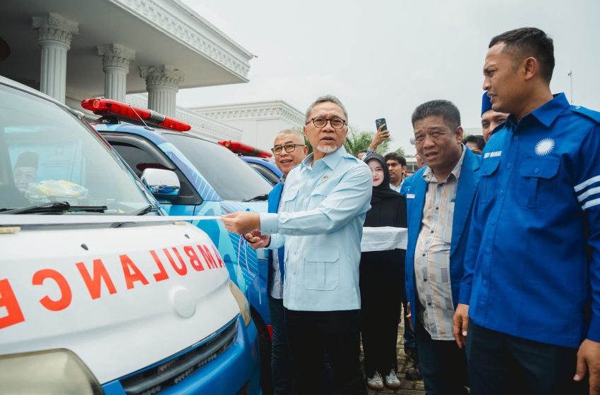  Dedi Irawan Dampingi Ketua Umum Zulkifli Hasan Launching Enam Unit Ambulance Kolaborasi Sumut Satu PAN